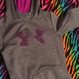 ‼️BUNDLE 2 FOR $20 ALL ITEMS IN MY CLOSET‼️ Under Armour girl’s sweatshirt